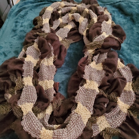 Scarves - Picture 7 of 8